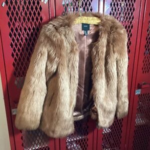 FOREVER 21.  FUR FLUFFY JACKET. WARM a FUZZY CHAMPAGNE LIGHT BRONZE COLOR